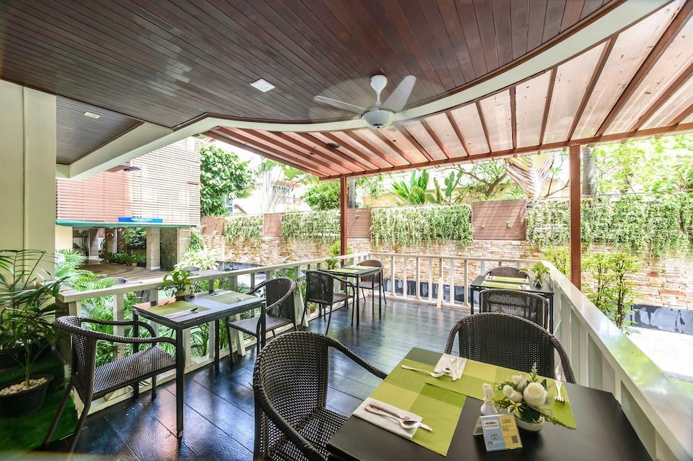 Lohas Residences Sukhumvit 2 Banguecoque Exterior foto
