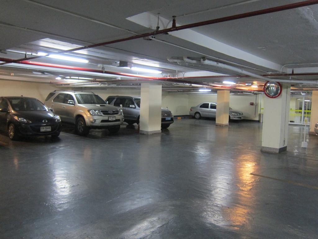 Lohas Residences Sukhumvit 2 Banguecoque Exterior foto