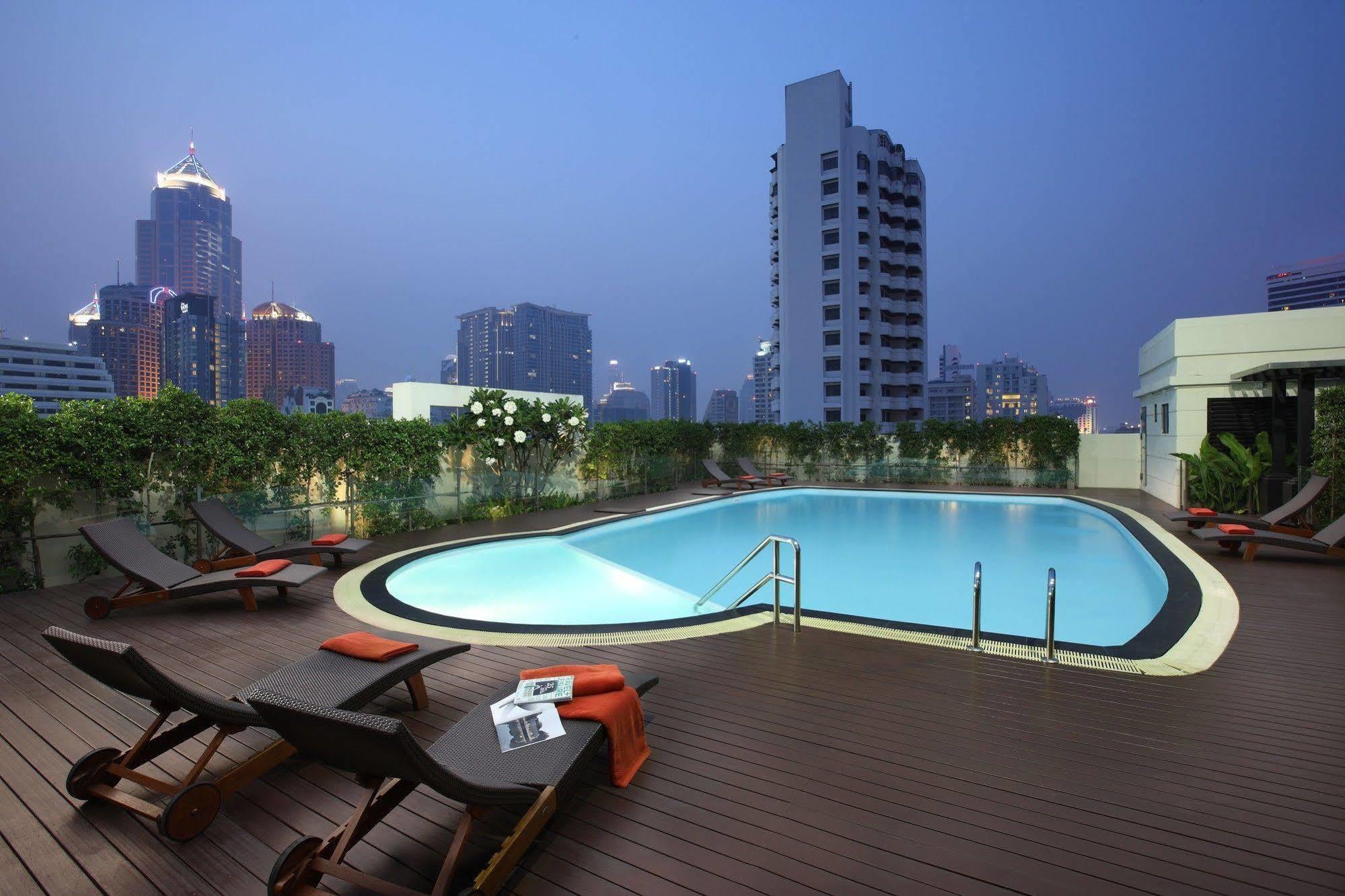 Lohas Residences Sukhumvit 2 Banguecoque Exterior foto