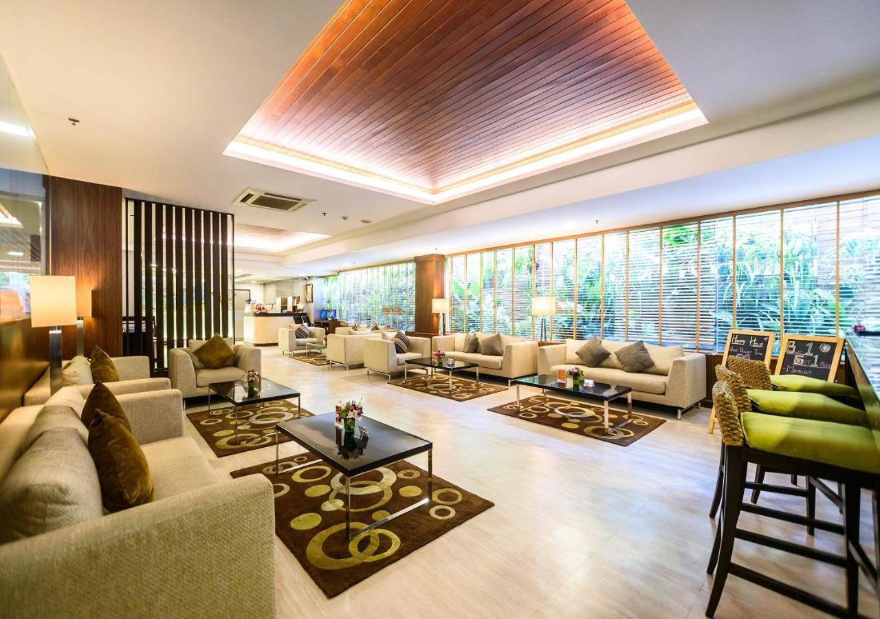 Lohas Residences Sukhumvit 2 Banguecoque Exterior foto