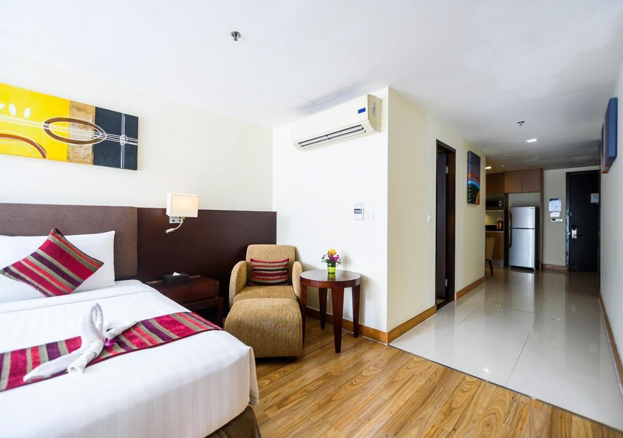 Lohas Residences Sukhumvit 2 Banguecoque Exterior foto