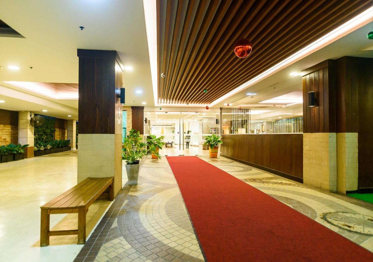 Lohas Residences Sukhumvit 2 Banguecoque Exterior foto